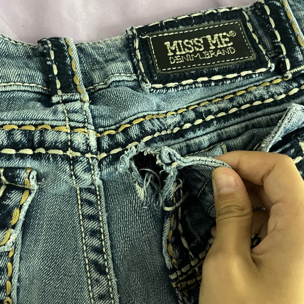 Low Rise Miss Me Jeans - Picture 3 of 4